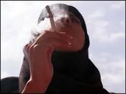 زنان چرا سیگار می کشند؟
