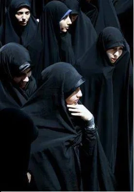 مــن یـکــــ دخـتــر چــادریـــم ...