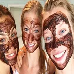 اسکراب عالی صورت با قهوه و دارچین